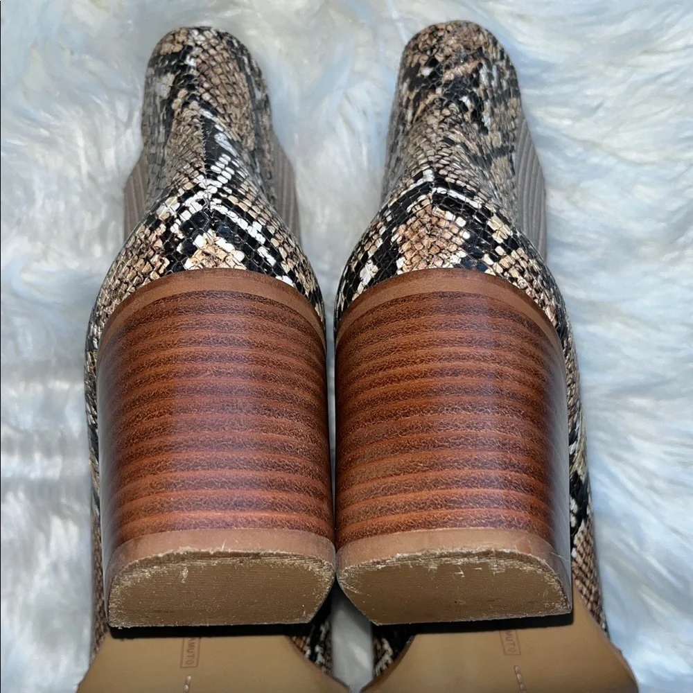 Vince Camuto Jentilliy Chelsea Bootie Leather Size 9 Snake Print
